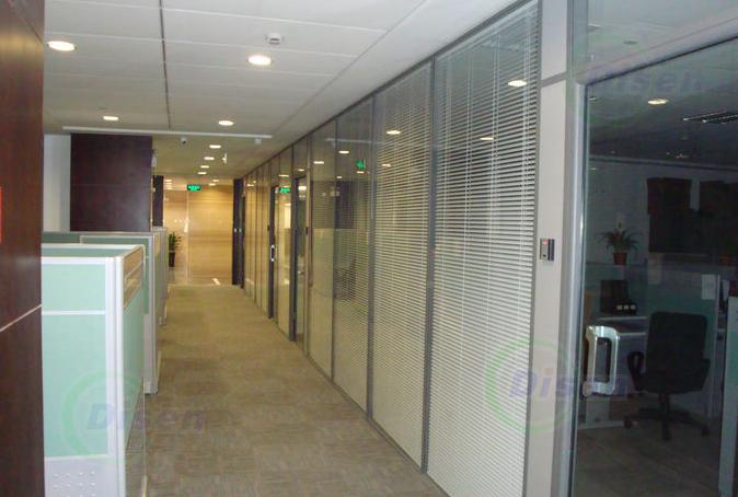 办公室装修铝合金墙施工后效果图