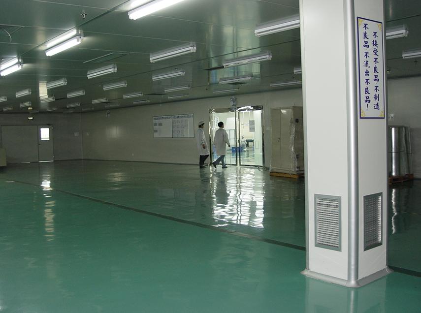 医药厂房装修时照明灯具安装后照片